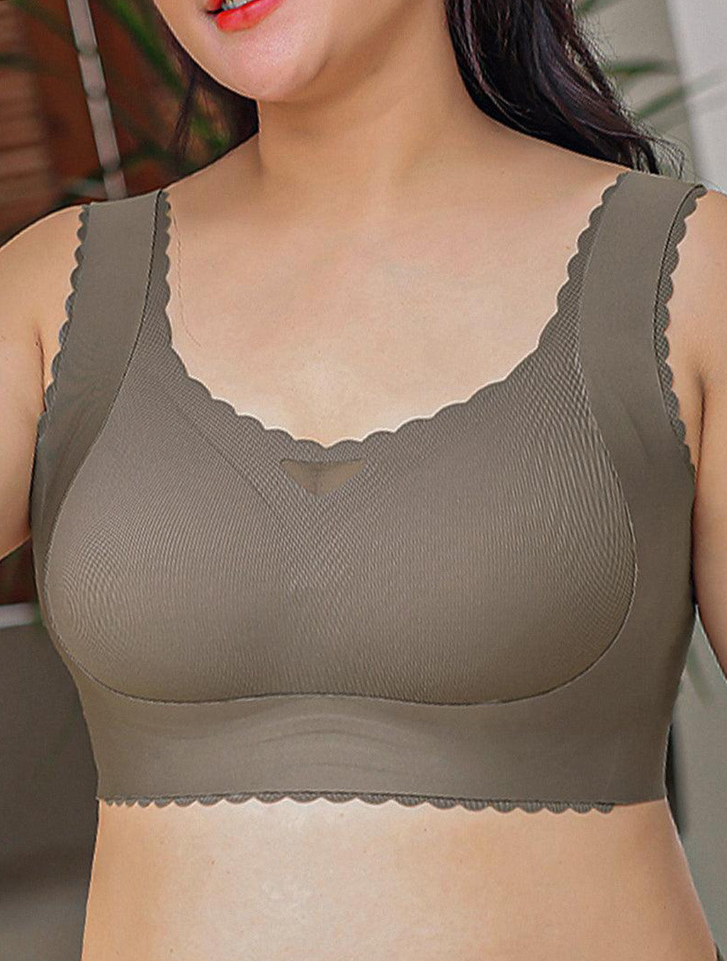 Scalloped Mesh Wireless Bra with Support Up to DD Cup