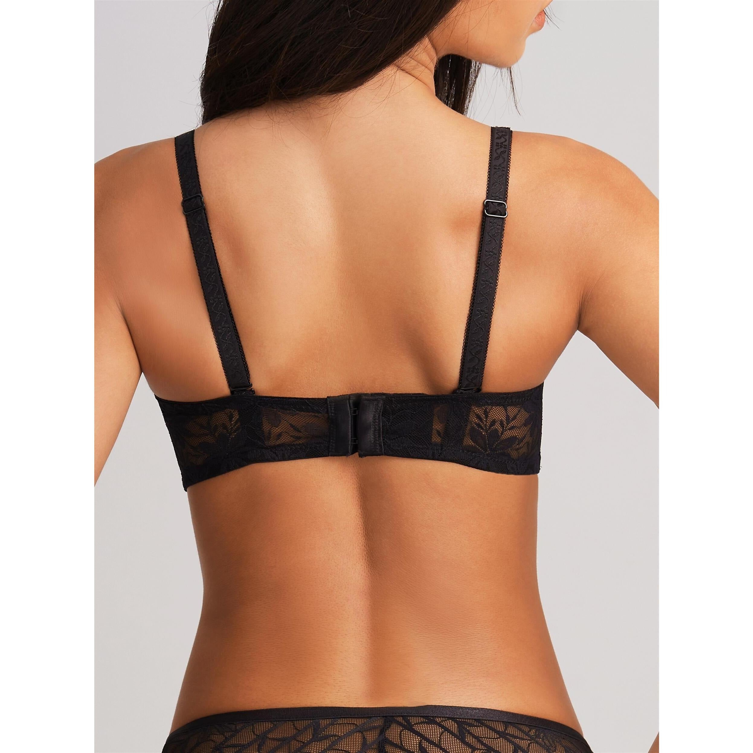 Scalloped Lace Plunge Push-Up Underwire Bra